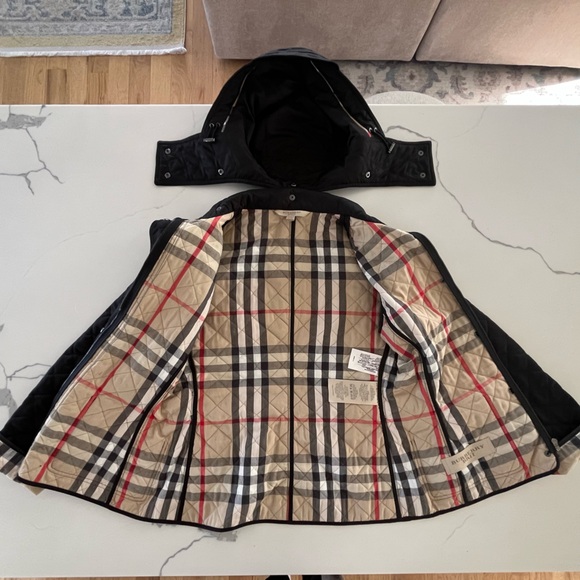 Burberry Black Quilted Belted Jacket w/ Detachable Hood - Fitted Silhouette Sz S - Picture 7 of 16